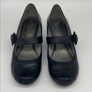 Life stride Rozz Mary Jane Wide Pump